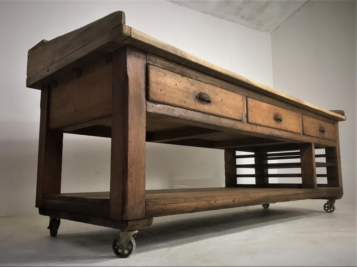20th Century Pine and Sycamore Bakers Table Kitchen Island